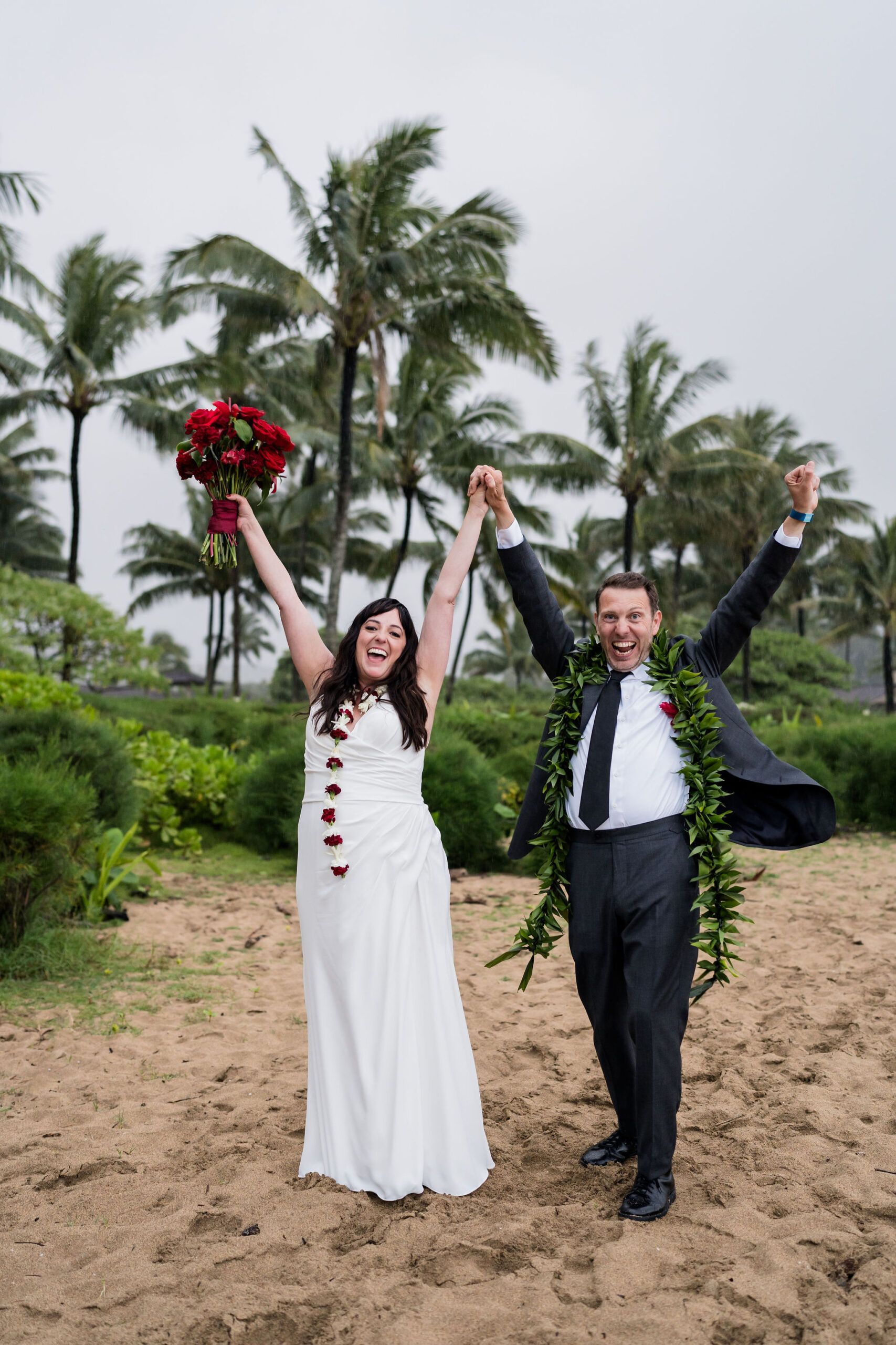 Couple in lush Kauaʻi environment